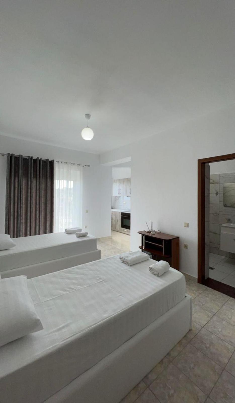 Villa Mirjan Sarande Luaran gambar